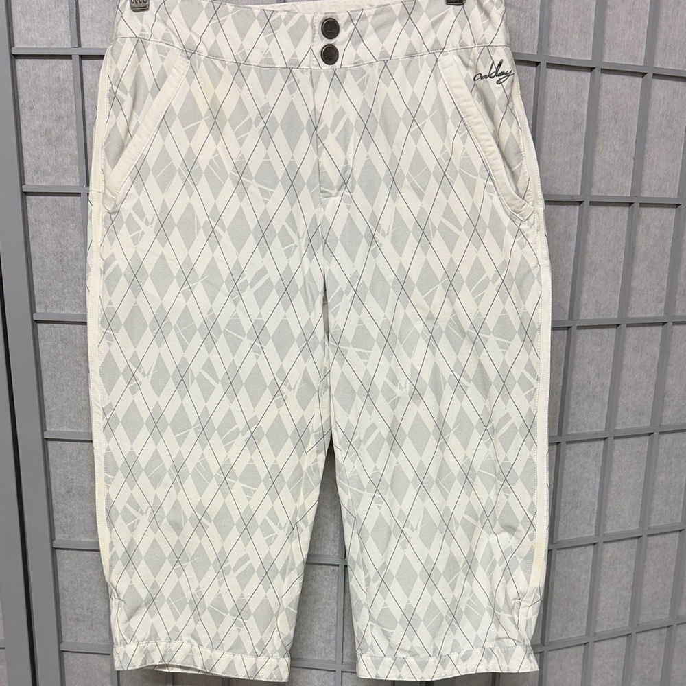 Oakley Gray and White Argyle Women’s Shorts, Size 2.